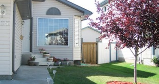 How to Think Like a Buyer When Getting Your Property Ready to Sell curb appeal
