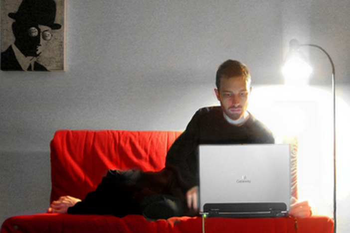 Developing an Online Social Media Voice Through Automation Social Media