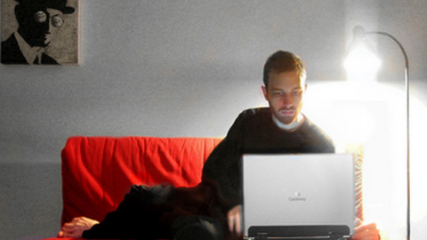 Developing an Online Social Media Voice Through Automation Social Media