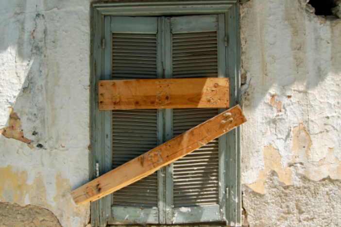 I Checked Out a Drug House So You Don’t Have To (With Pictures!)