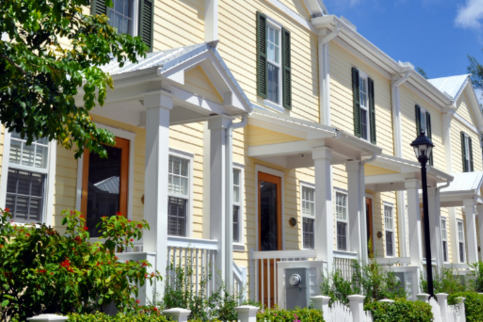 The Pros and Cons of a Seller Financed Deal for Seller and Buyer