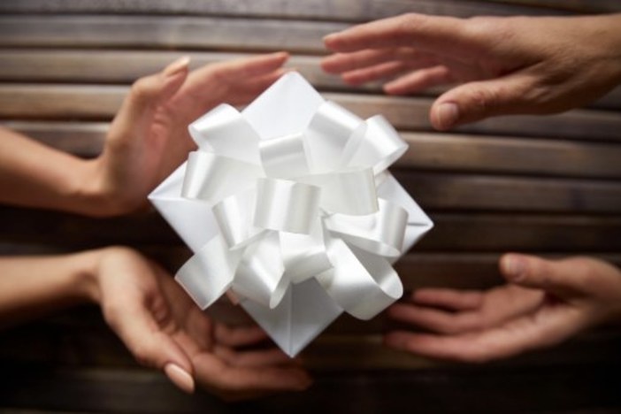 Investors: Start Considering Holiday Appreciation Gifts NOW