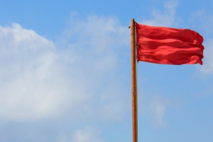 4 Red Flags to Beware of When Choosing a Listing Agent listing_agent_red_flag