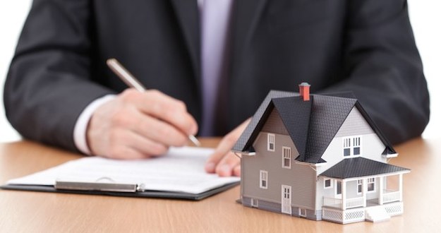 What Mortgage Lenders Look For When You Apply For a Loan mortgage_lenders_application